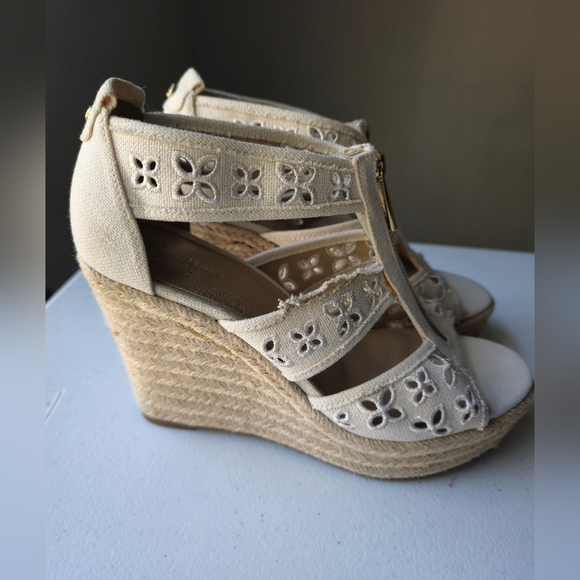 Michael Kors Damita Women’s Wedge Sandals Cream Size 6.5 - Picture 4 of 16